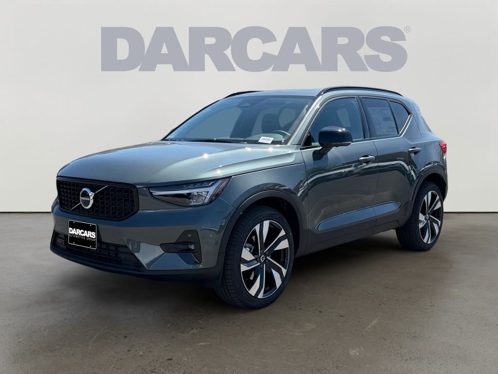 New 2026 Volvo XC40 B5 Plus SUV