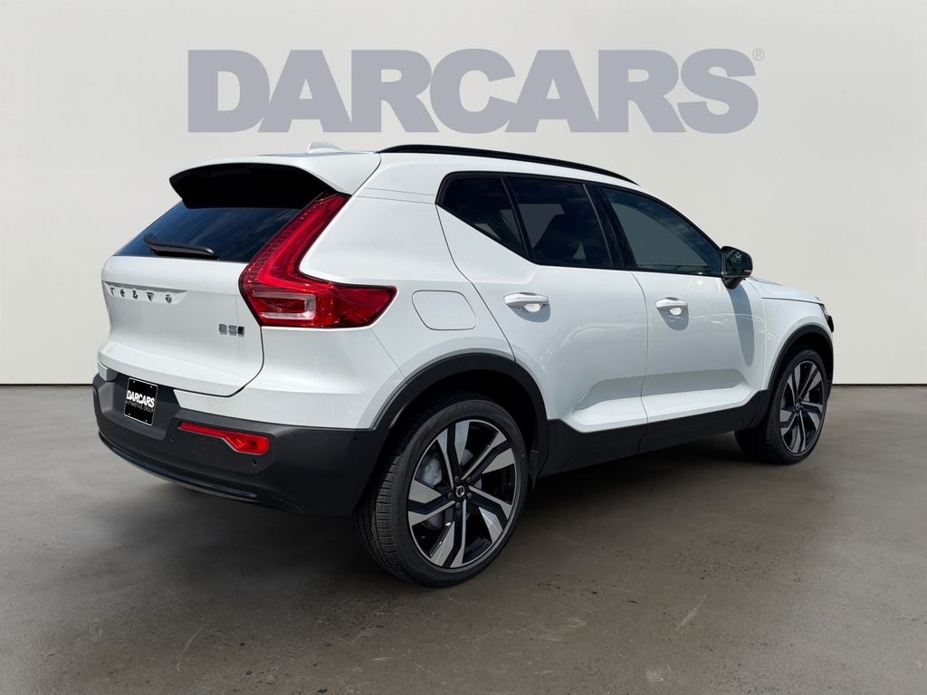 New 2026 Volvo XC40 B5 Ultra SUV
