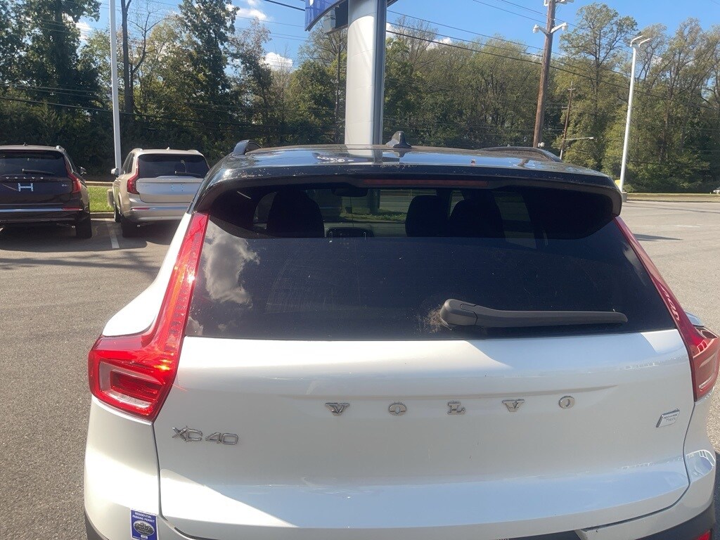 2022 Volvo XC40 Recharge P8 Plus photo 3