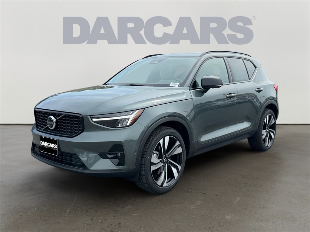 New 2026 Volvo XC40 B5 Plus SUV