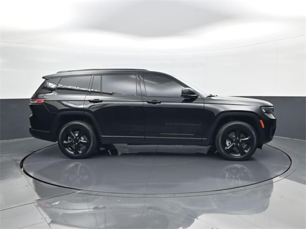 Used 2021 Jeep Grand Cherokee L Laredo SUV