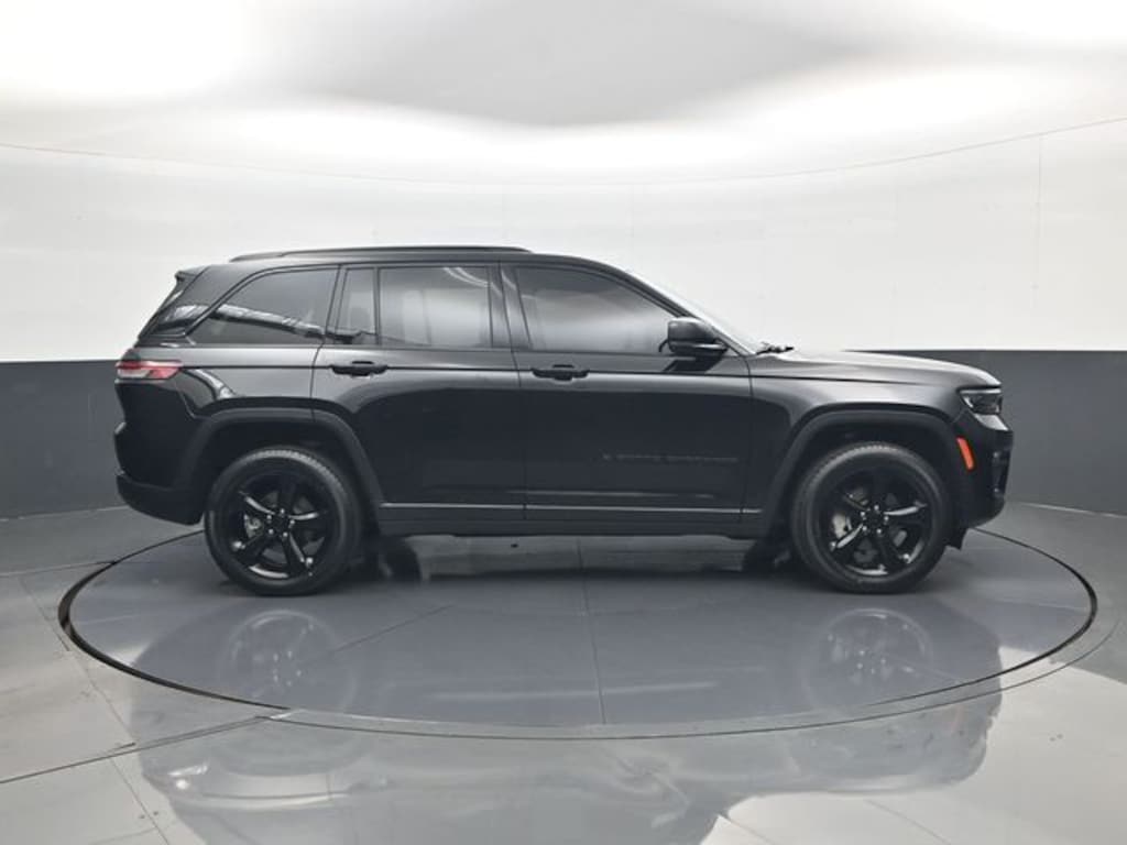 Used 2025 Jeep Grand Cherokee Limited SUV
