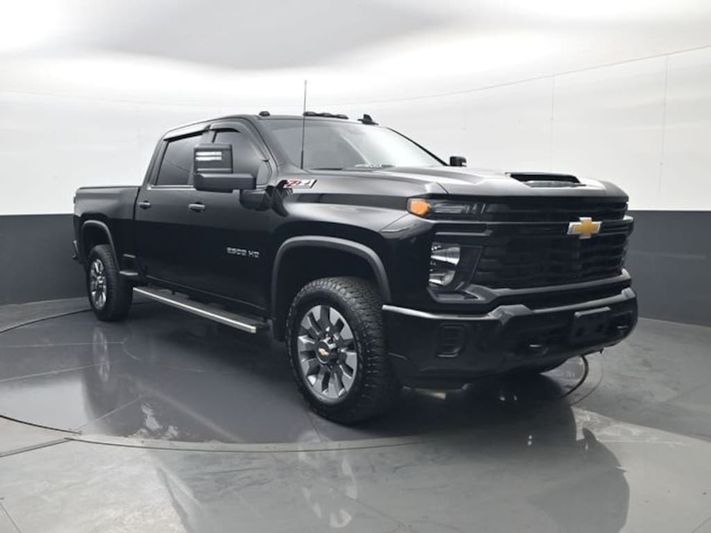 Used 2025 Chevrolet Silverado 2500 HD Custom Truck Crew Cab