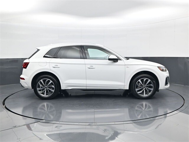 2023 Audi Q5 45 S line Premium photo 3