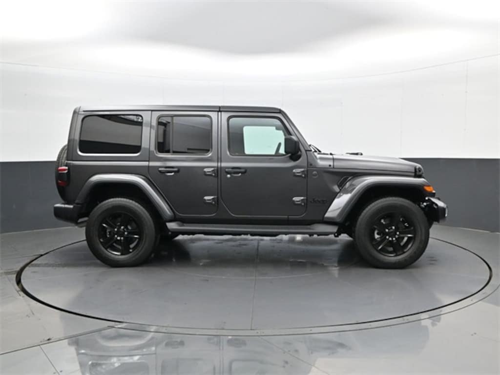 Used 2025 Jeep Wrangler Sahara SUV
