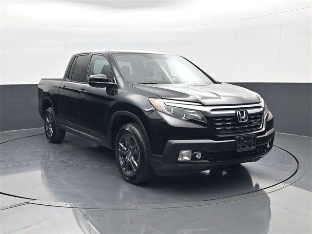 2017 Honda Ridgeline Sport photo 3