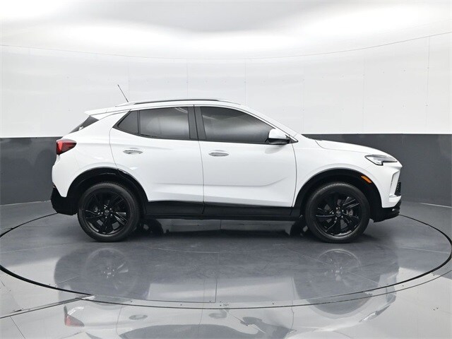 2024 Buick Encore GX Sport Touring photo 3
