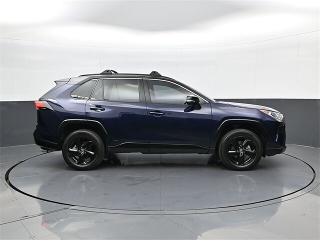 2021 Toyota RAV4 Hybrid XSE photo 4