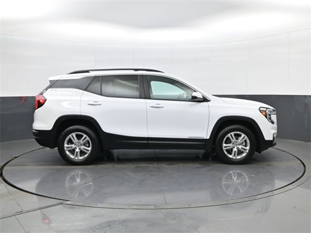 Used 2024 GMC Terrain SLE SUV