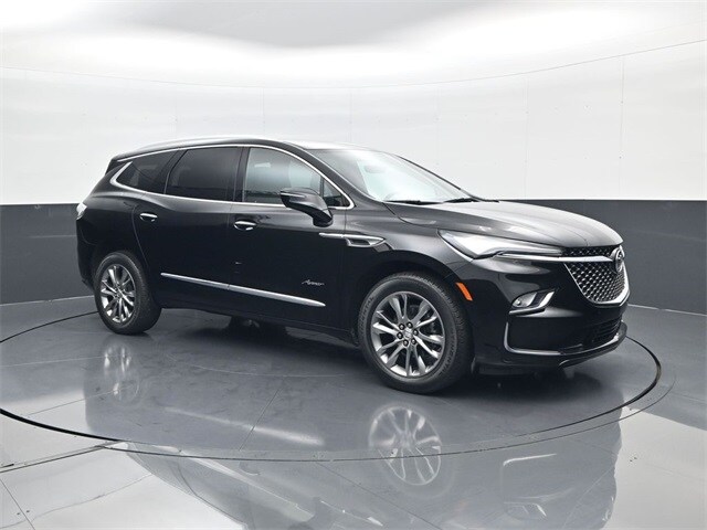 2024 Buick Enclave Avenir photo 3