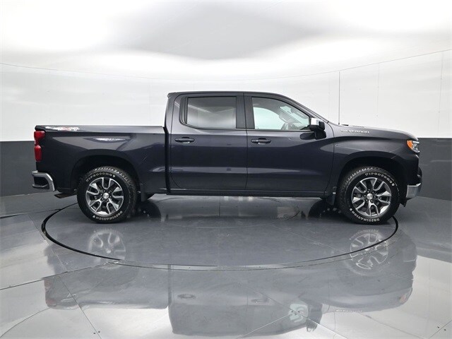 2023 Chevrolet Silverado 1500 LT photo 4