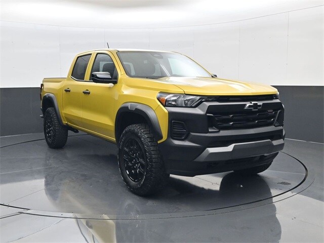 2023 Chevrolet Colorado Trail Boss photo 2