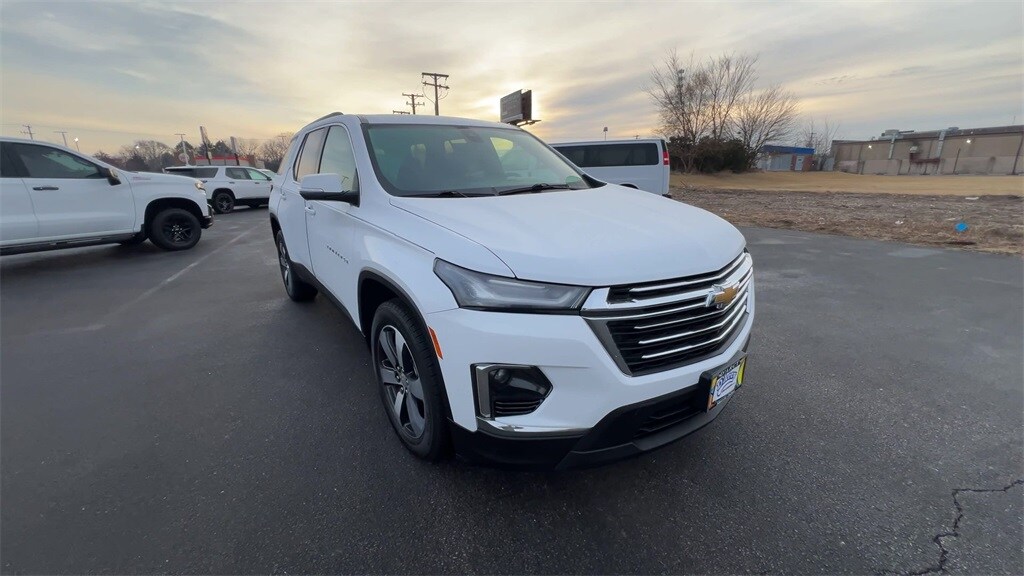 Used 2023 Chevrolet Traverse LT Leather SUV