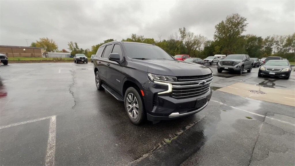 2022 Chevrolet Tahoe LT photo 2
