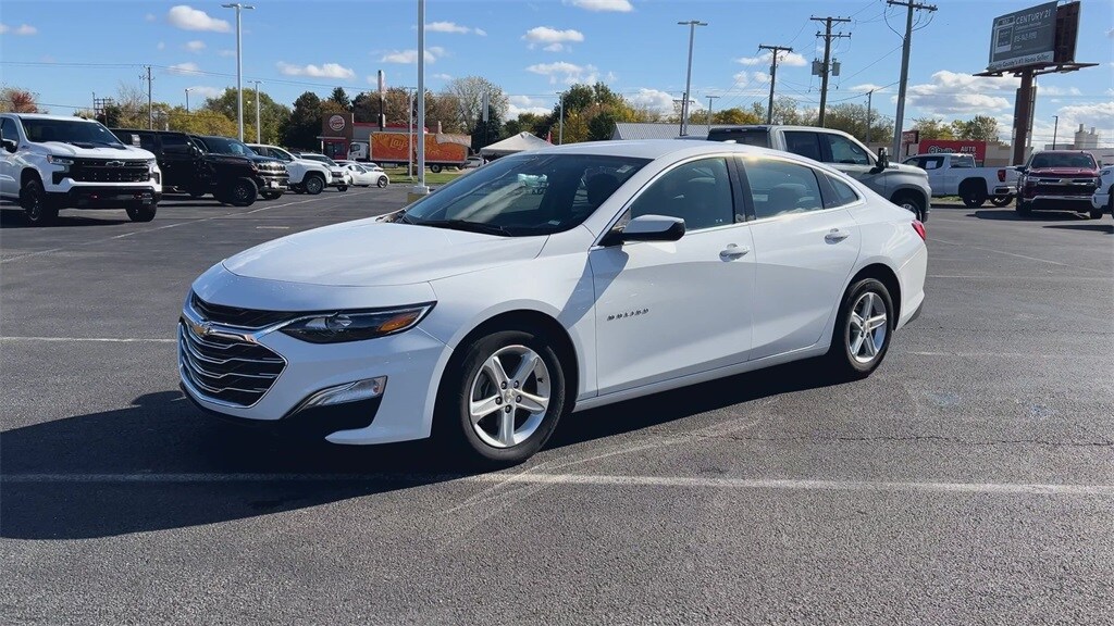 2024 Chevrolet Malibu LS photo 3