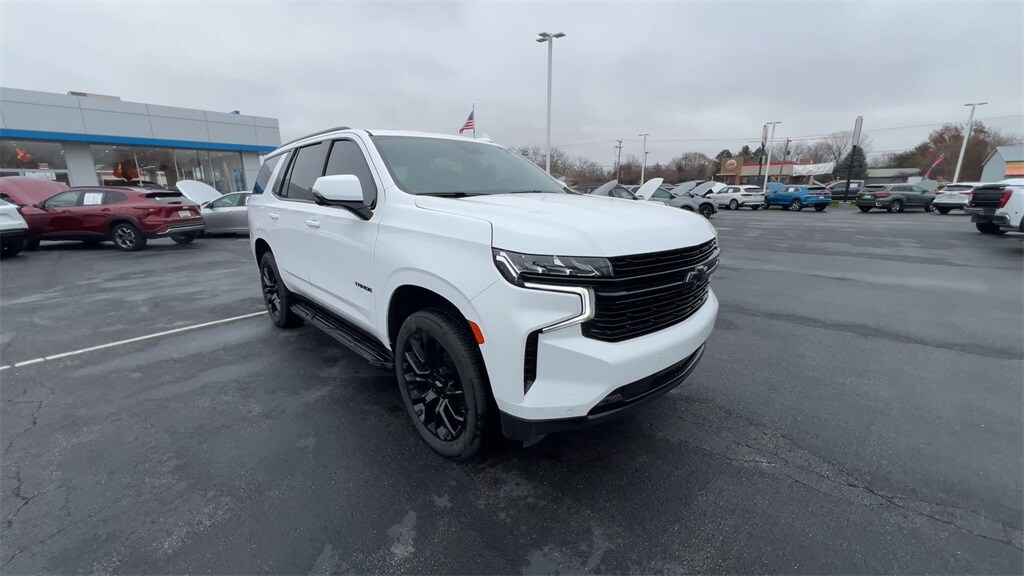 2023 Chevrolet Tahoe RST photo 2