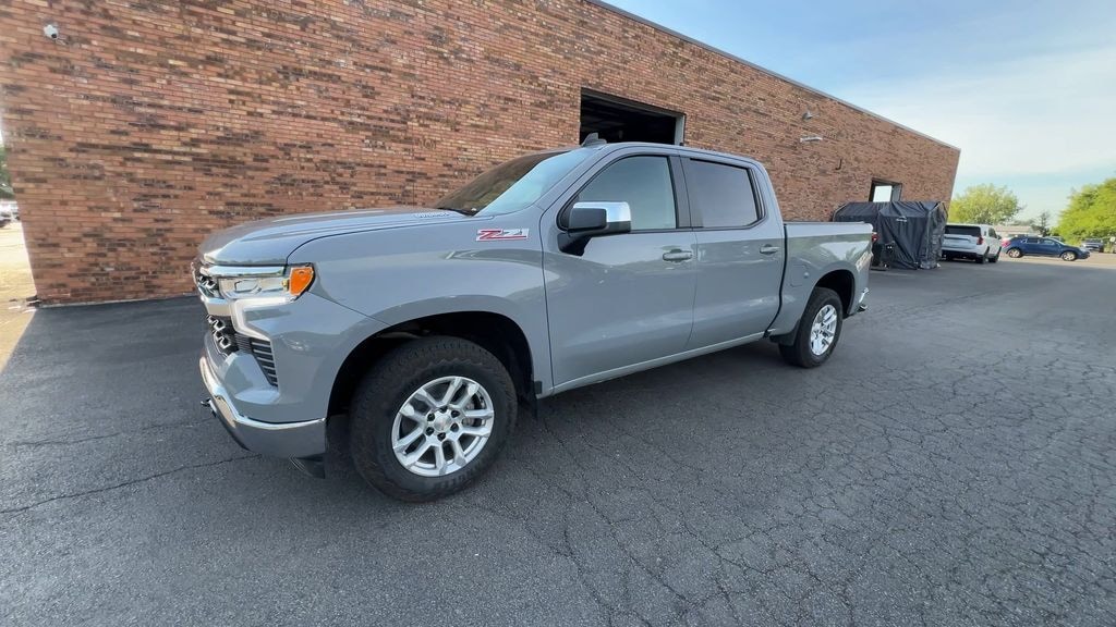 Used 2024 Chevrolet Silverado 1500 LT w/1LT Truck Crew Cab