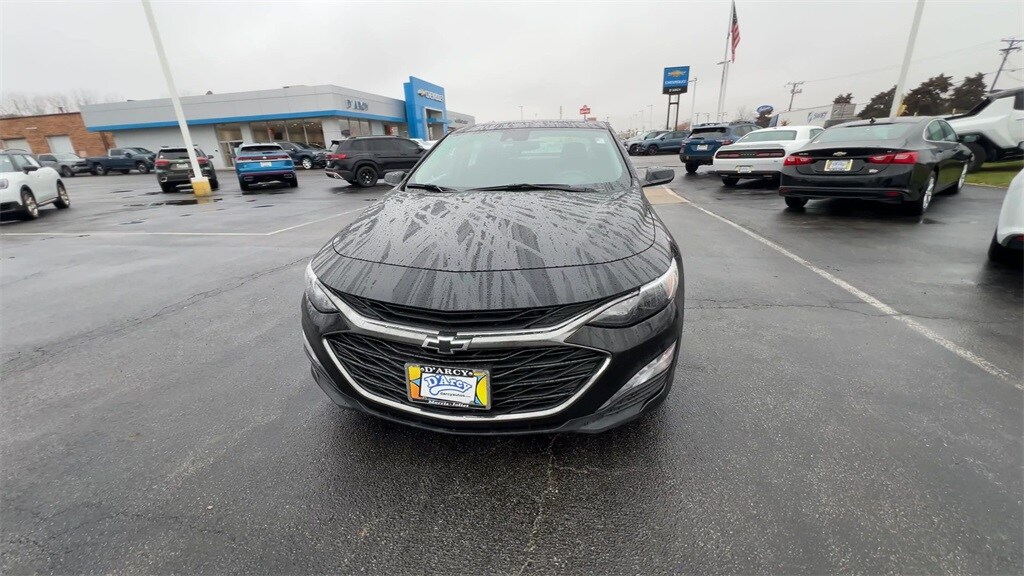 2023 Chevrolet Malibu 1LT photo 3