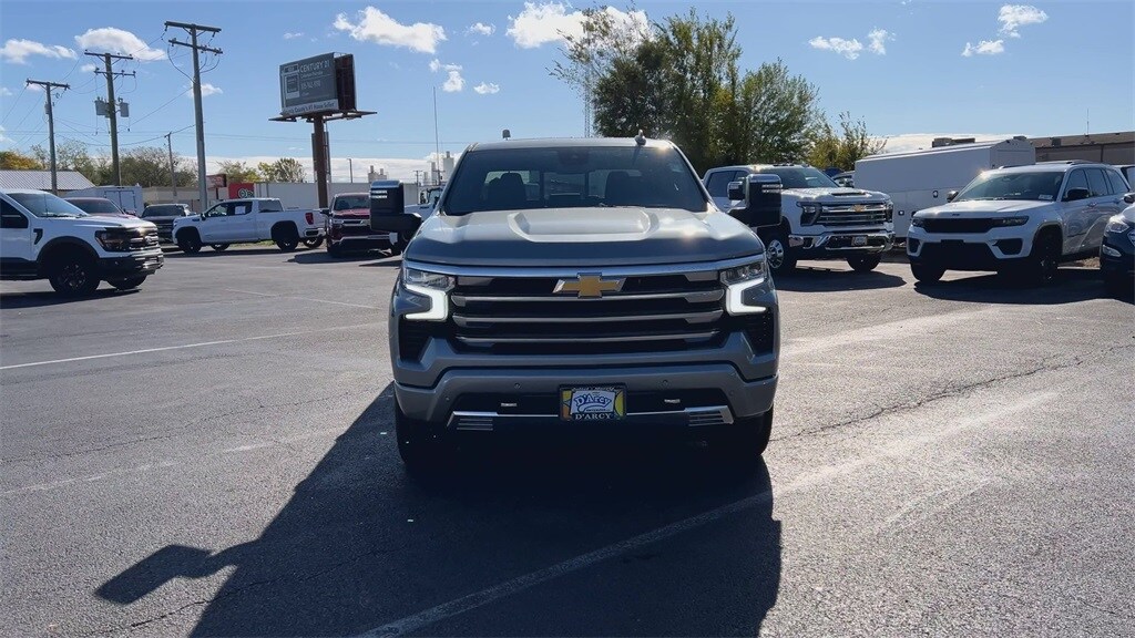 2024 Chevrolet Silverado 1500 High Country photo 3