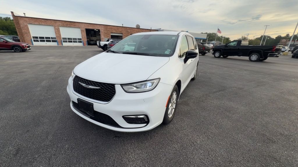 Used 2024 Chrysler Pacifica Touring L Van Passenger Van