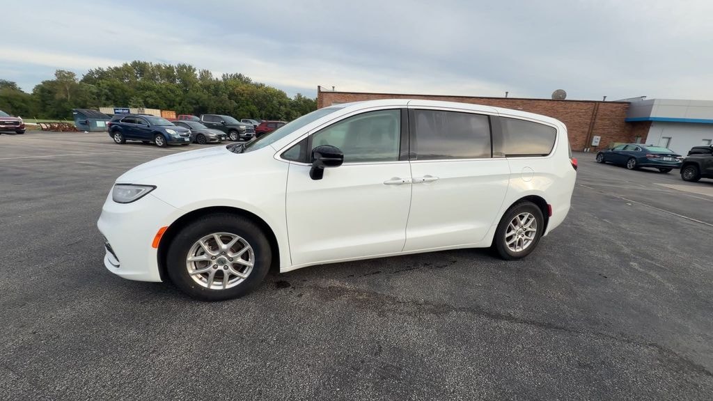 Used 2024 Chrysler Pacifica Touring L Van Passenger Van
