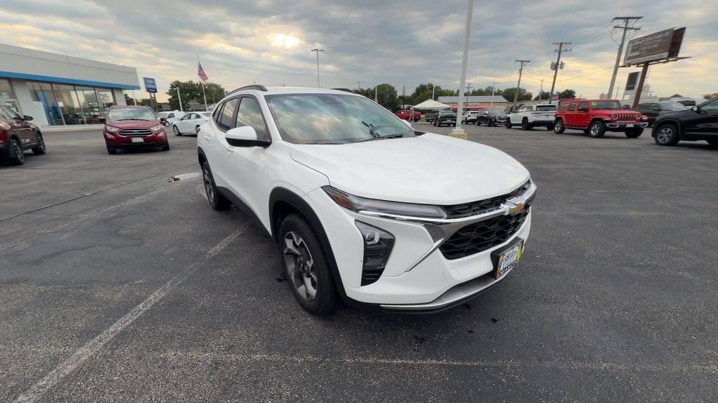 Used 2024 Chevrolet Trax LT SUV