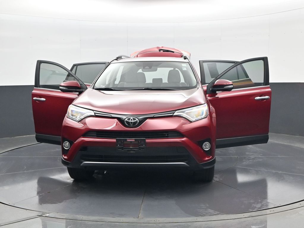 2018 Toyota RAV4 Limited - Photo 32