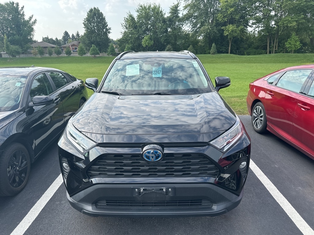 Used 2020 Toyota RAV4 XLE with VIN 2T3RWRFV3LW083906 for sale in Joliet, IL