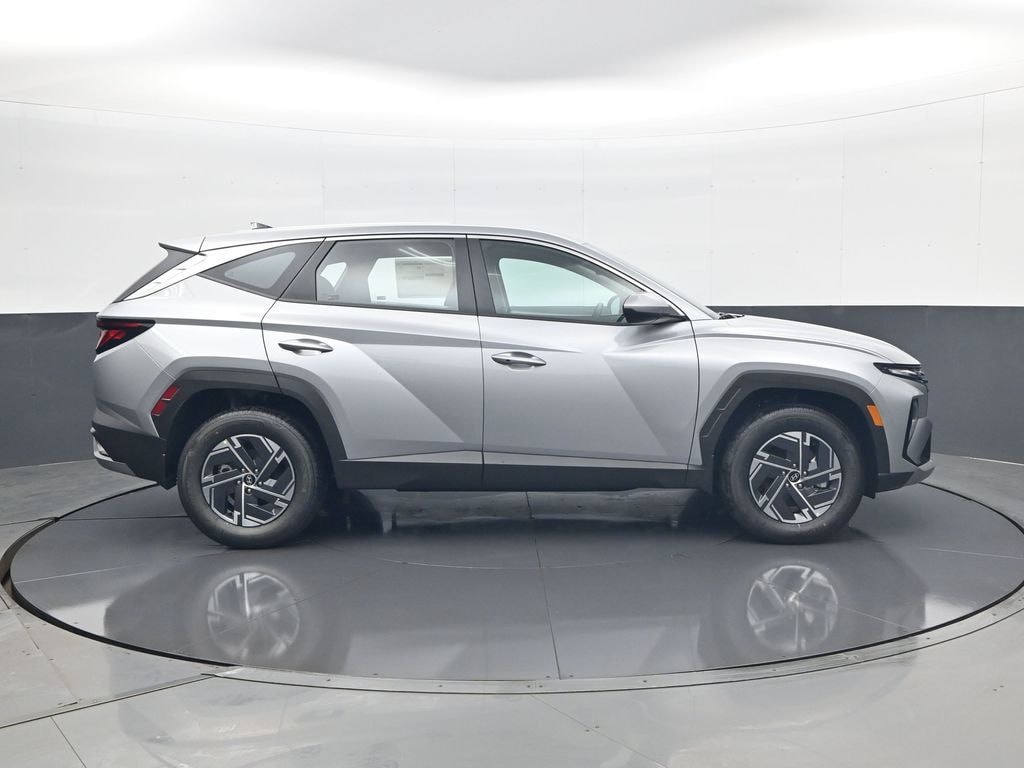 New 2026 Hyundai Tucson Hybrid Blue SE SUV