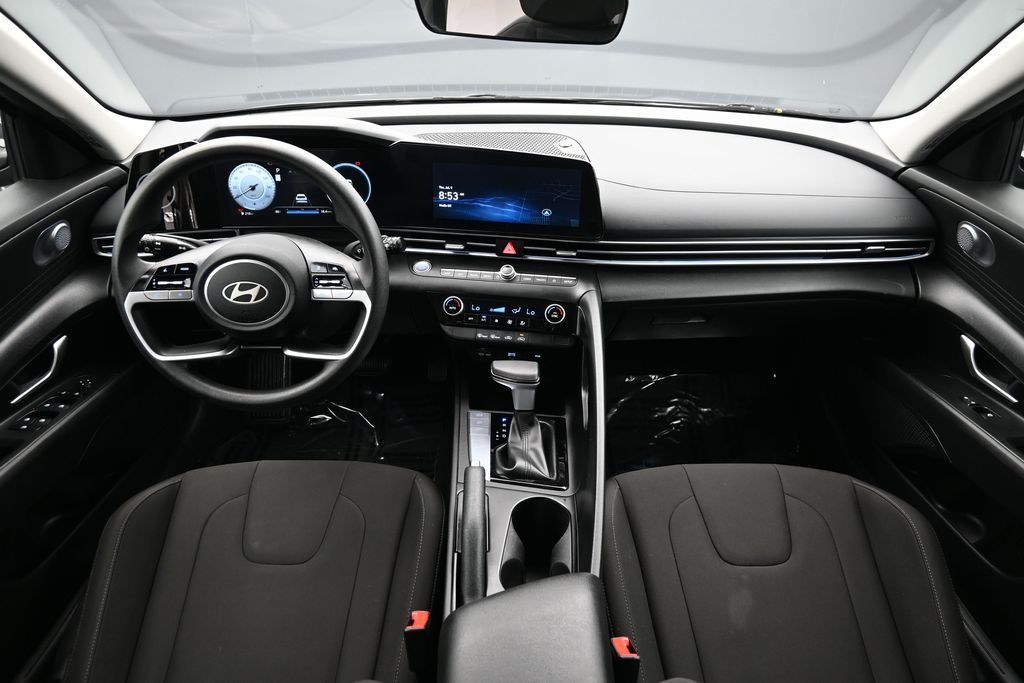 2024 Hyundai Elantra SEL - Photo 12