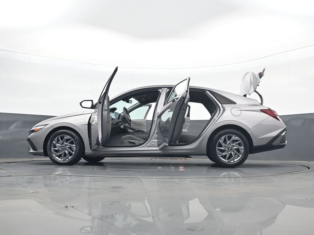 2024 Hyundai Elantra SEL - Photo 34