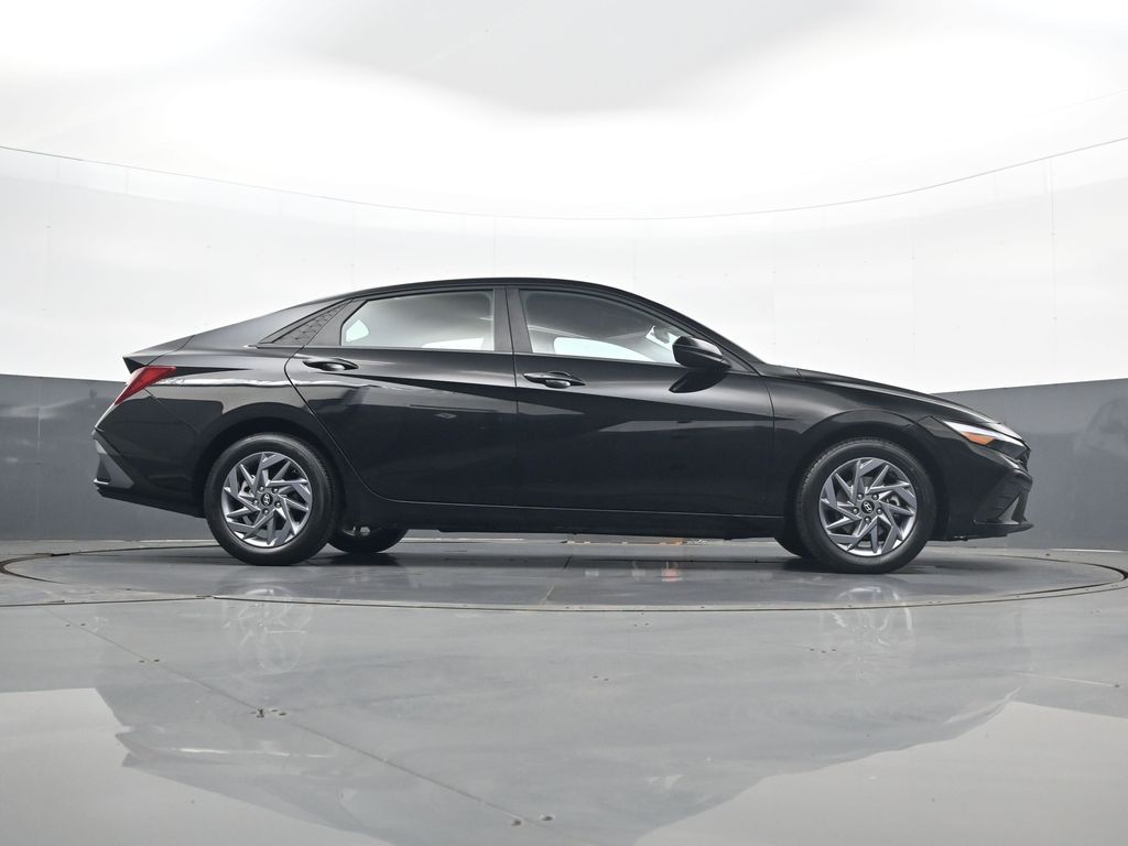 2024 Hyundai Elantra SEL - Photo 24