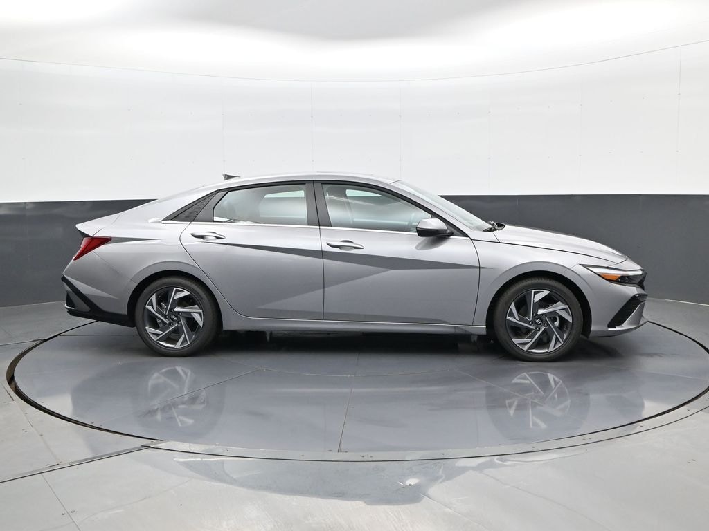 New 2026 Hyundai Elantra Hybrid Limited Sedan