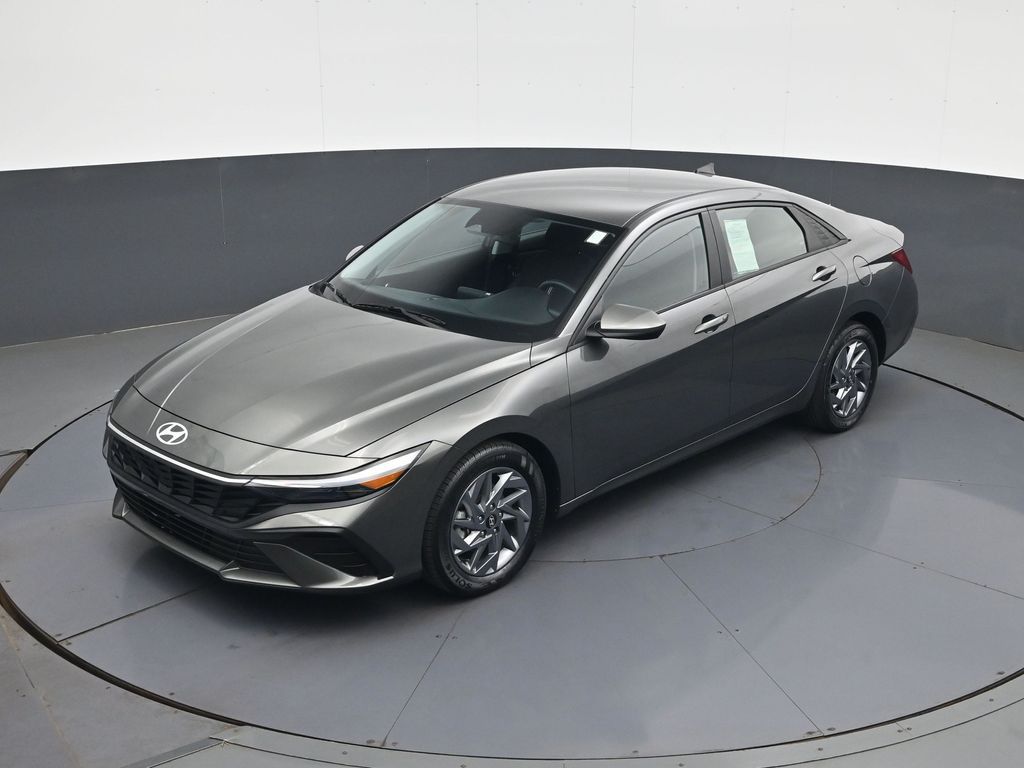 2024 Hyundai Elantra SEL - Photo 13