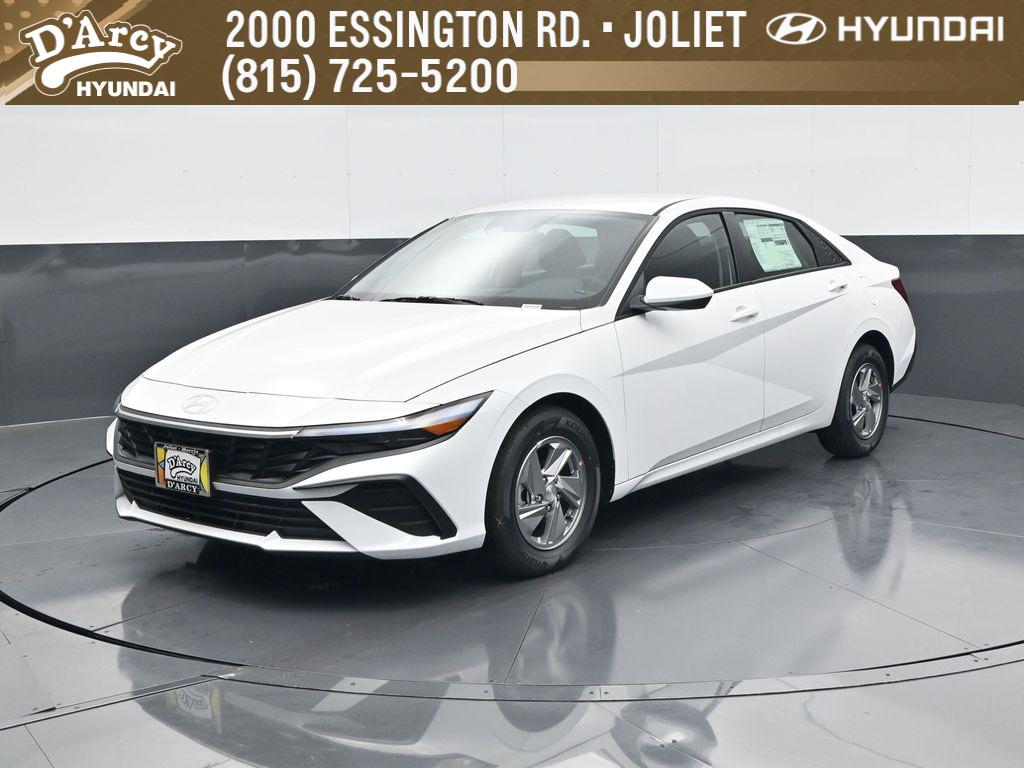 2025 Hyundai Elantra SE's photo