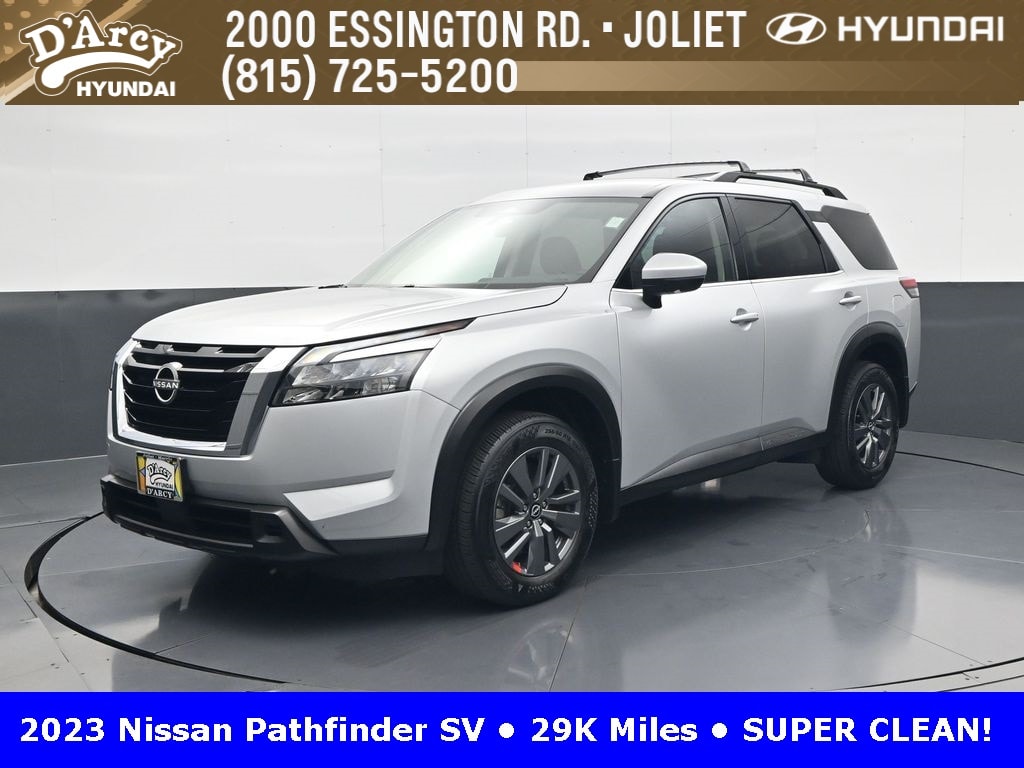 2023 Nissan Pathfinder SV's photo