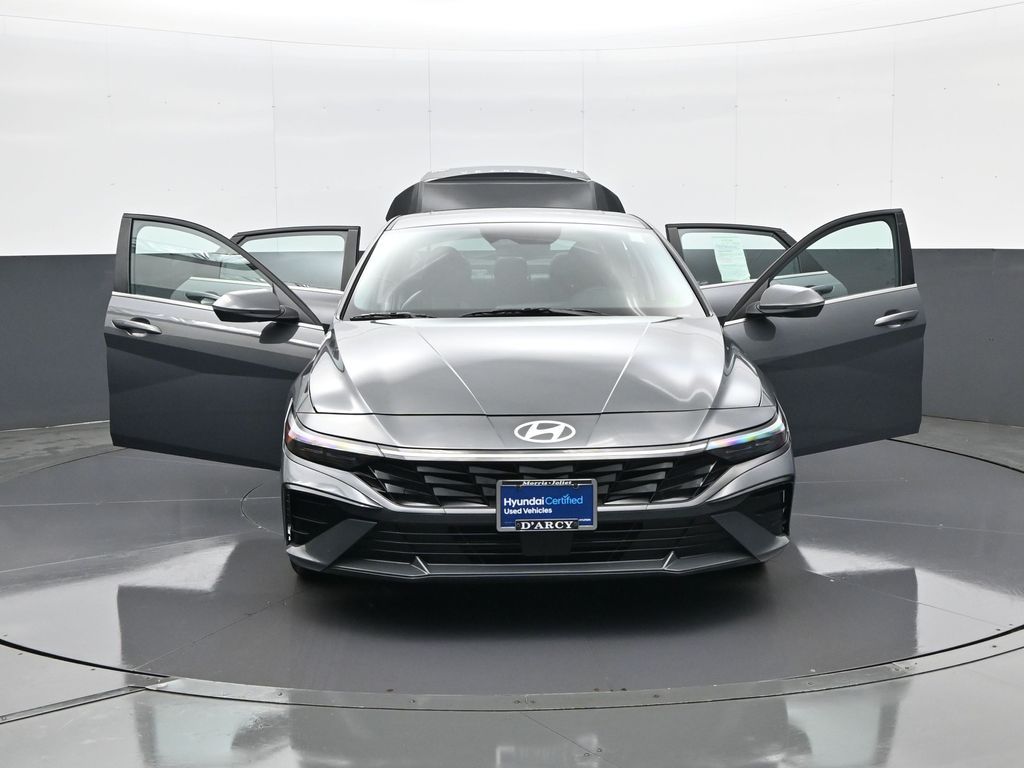 2025 Hyundai Elantra Limited - Photo 31
