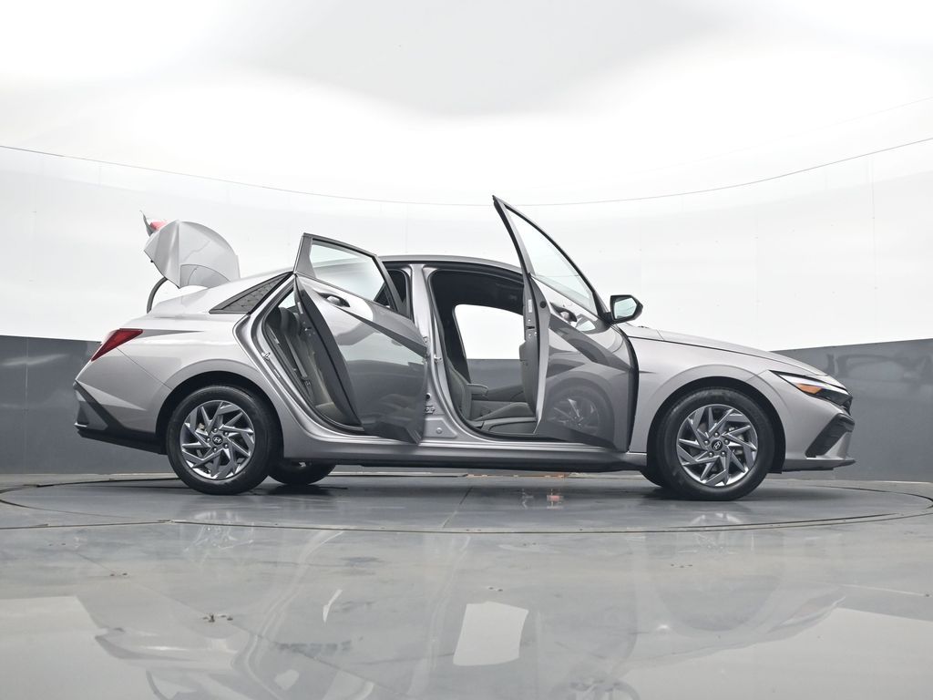 2024 Hyundai Elantra SEL - Photo 33