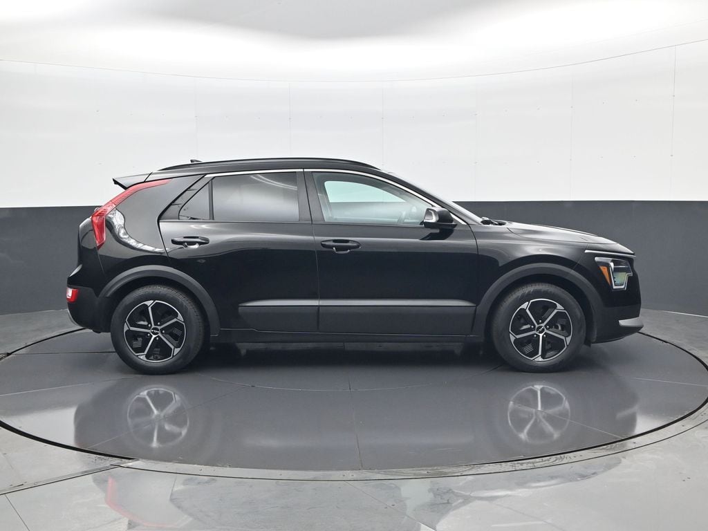 Used 2023 Kia Niro EX SUV