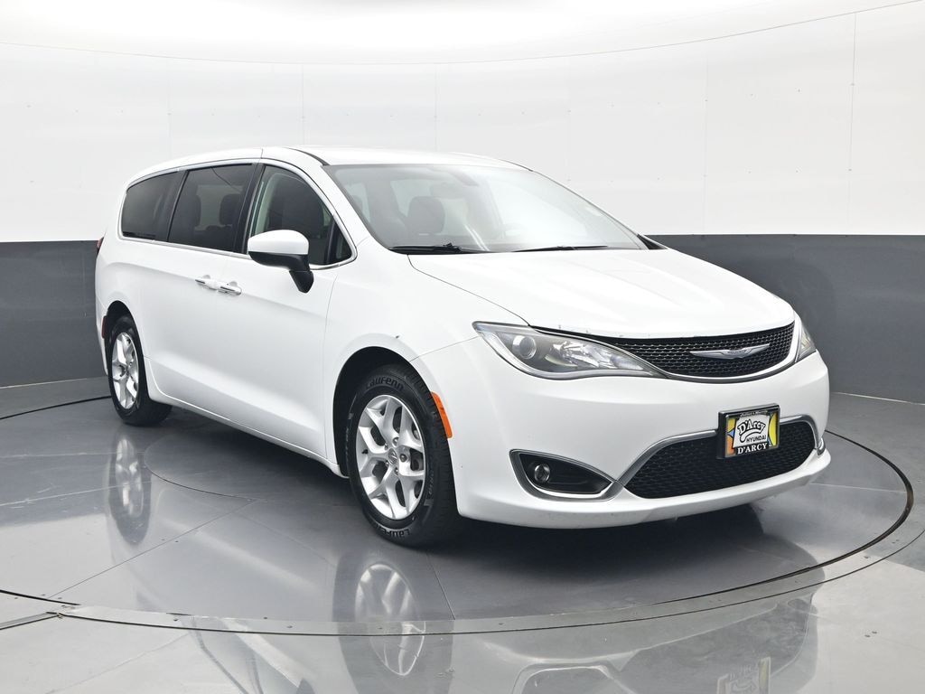 Used 2017 Chrysler Pacifica Touring-L Van