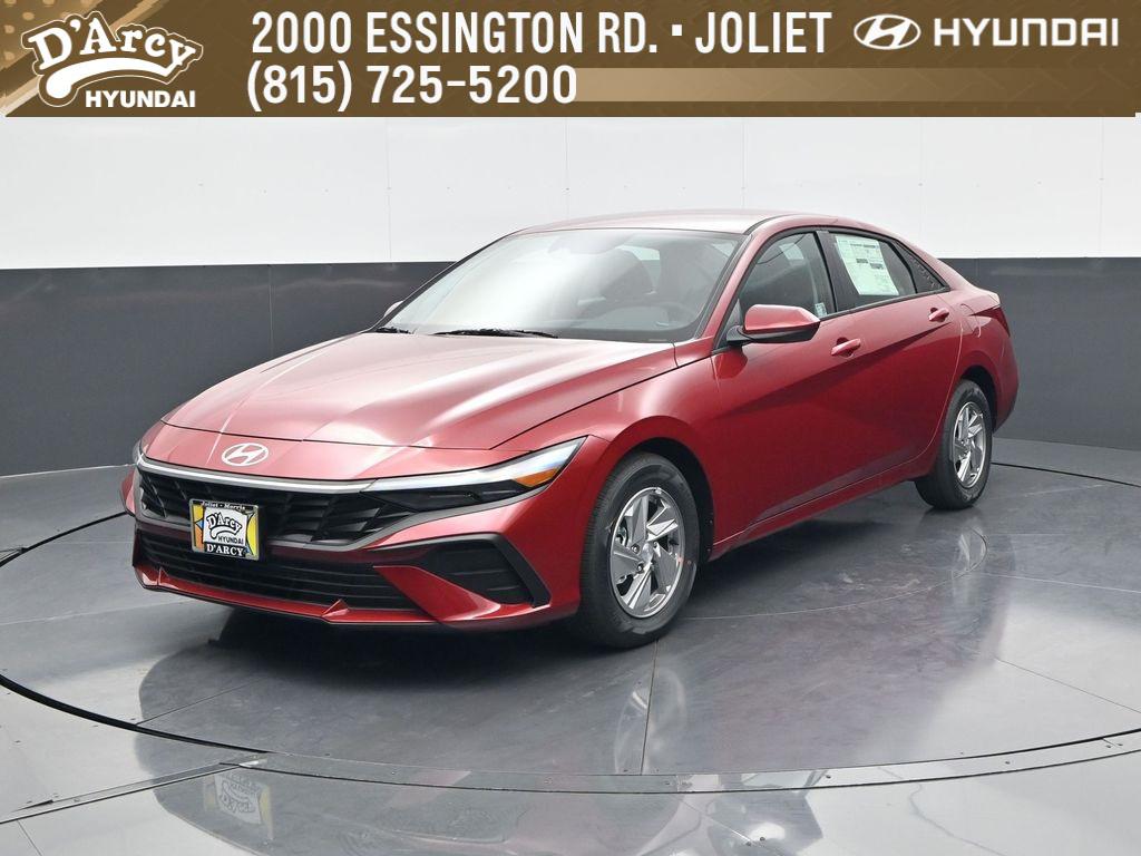 2025 Hyundai Elantra SE's photo