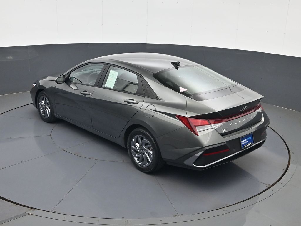 2024 Hyundai Elantra SEL - Photo 19