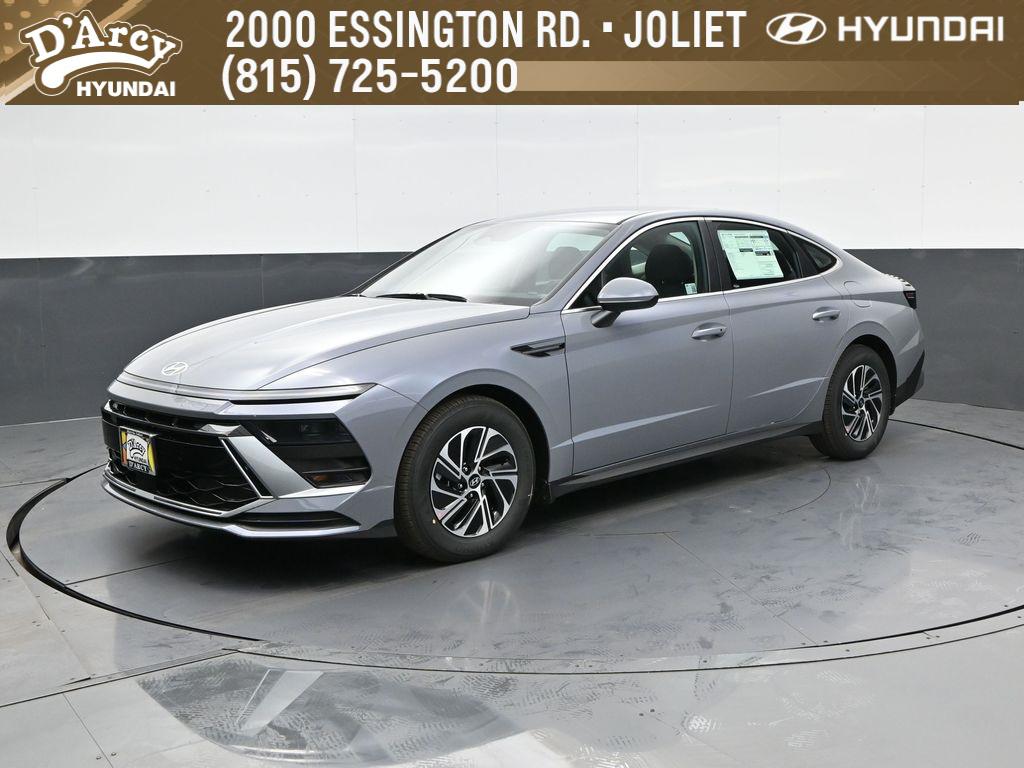 2026 Hyundai Sonata Hybrid Blue's photo