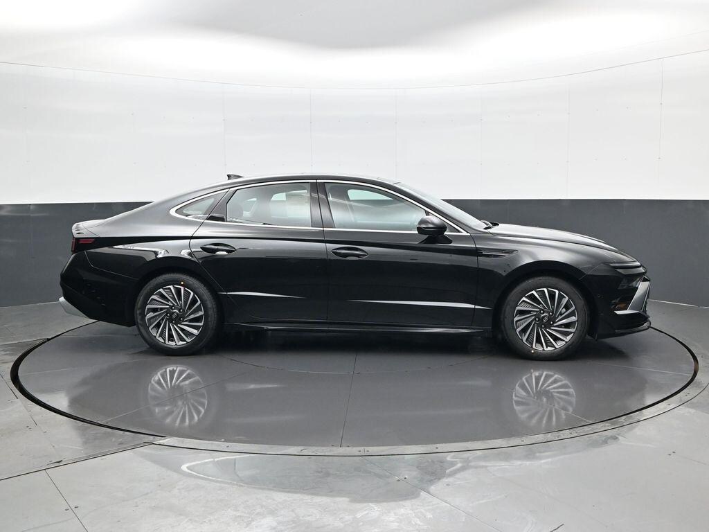 New 2026 Hyundai Sonata Hybrid Limited Sedan