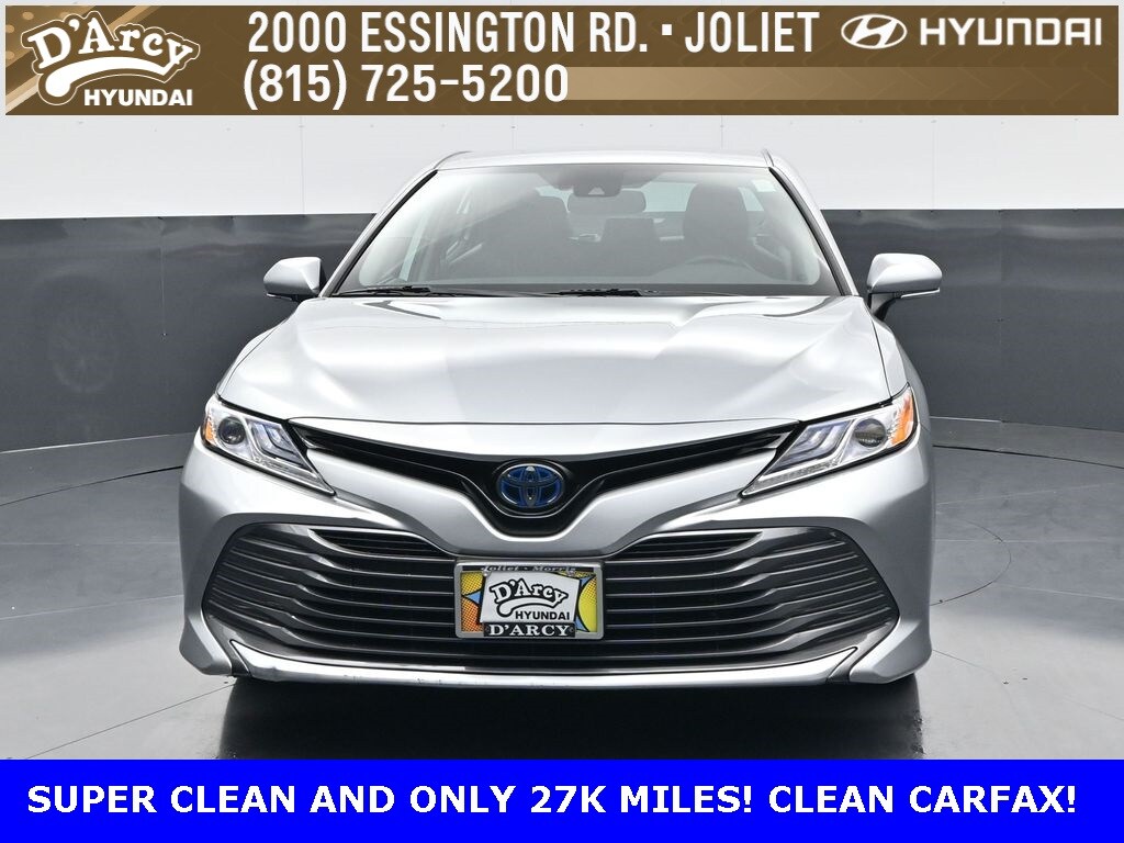 2020 Toyota Camry Hybrid XLE photo 2