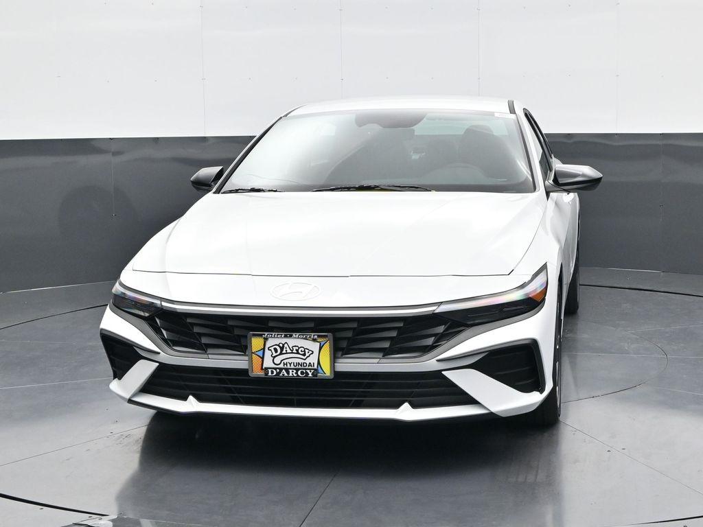 2025 Hyundai Elantra SEL Sport photo 2