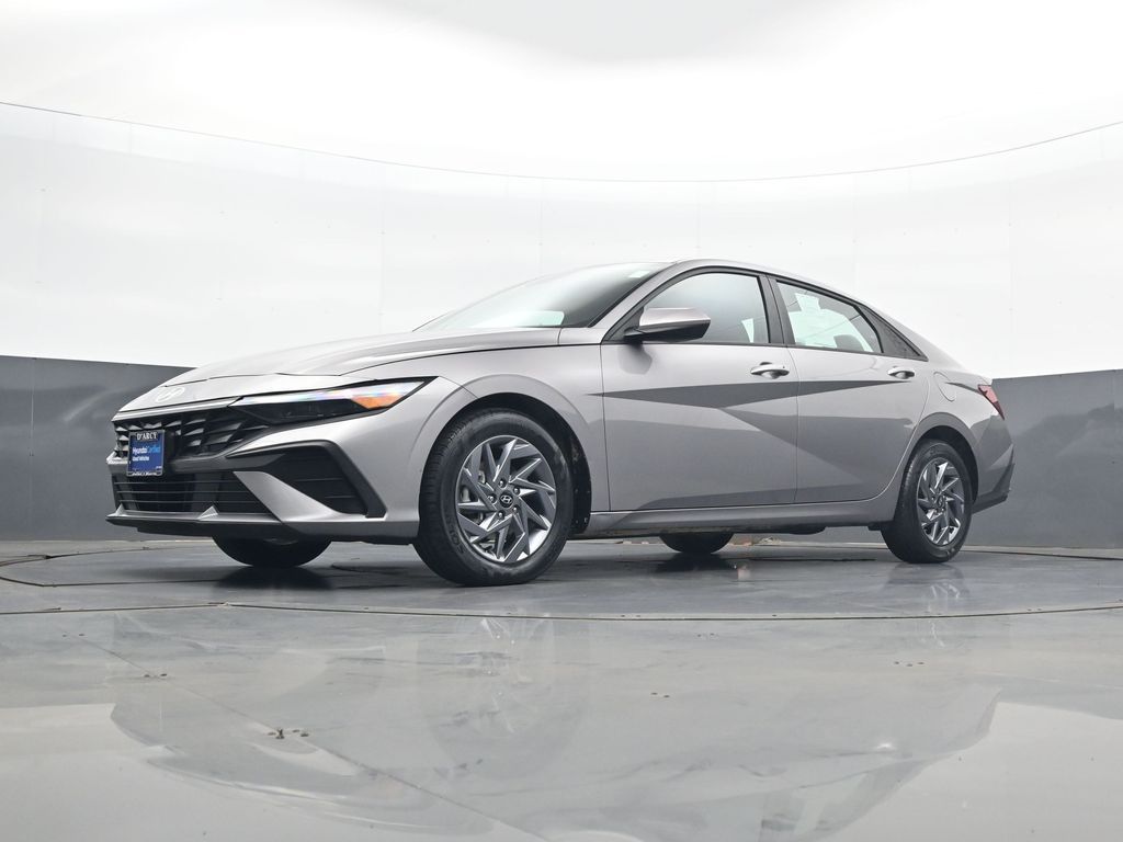2024 Hyundai Elantra SEL - Photo 21