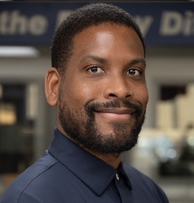 Staff member Larry Jordan from ID_17fdcadf1cb5