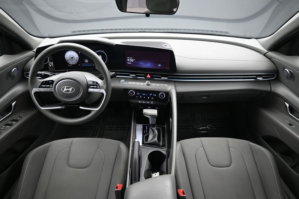 2024 Hyundai Elantra SEL - Photo 12