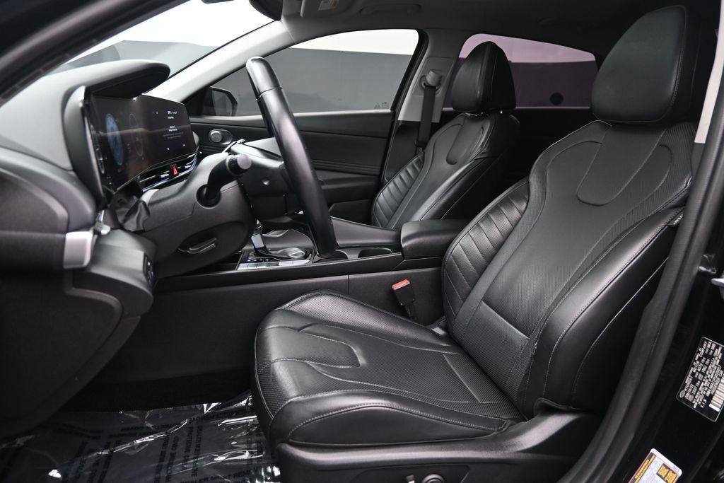 2023 Hyundai Elantra Limited - Photo 11